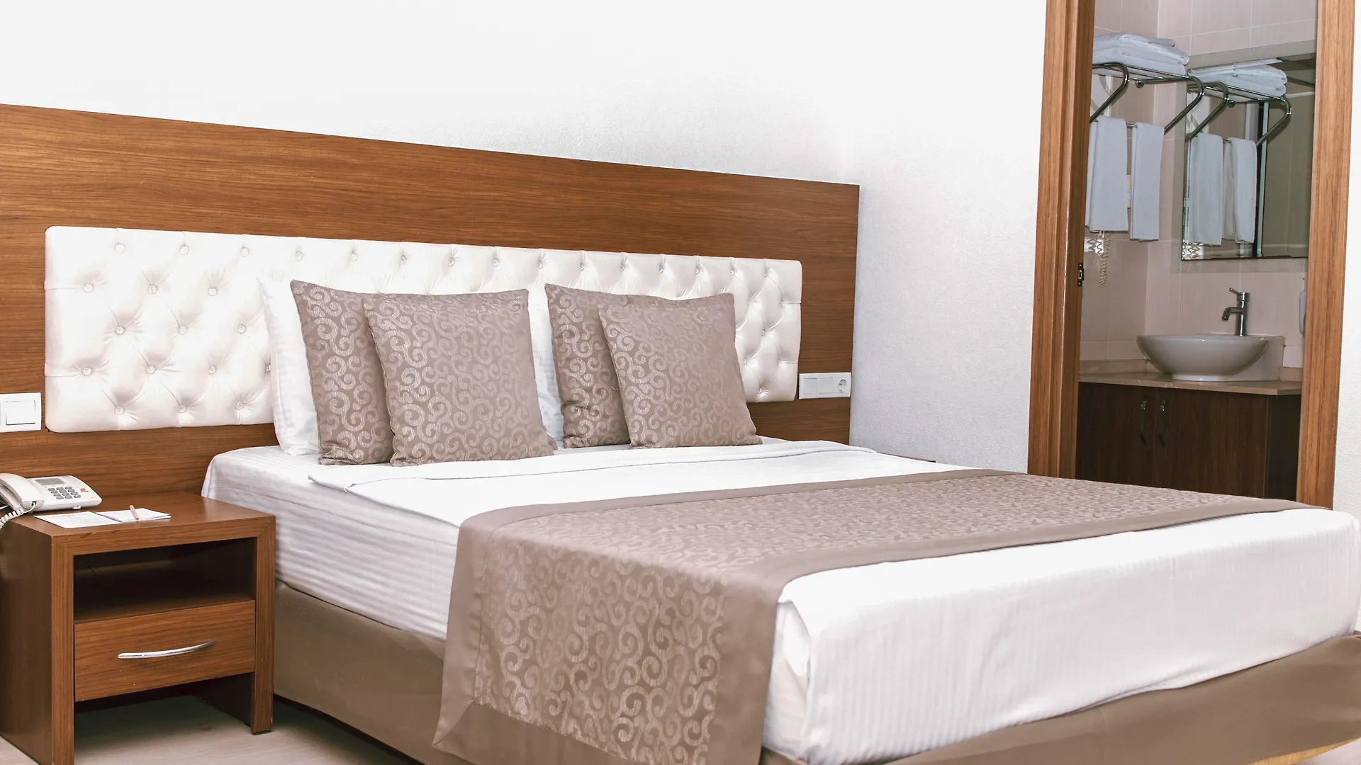 The Corner Park Hotel Antalya