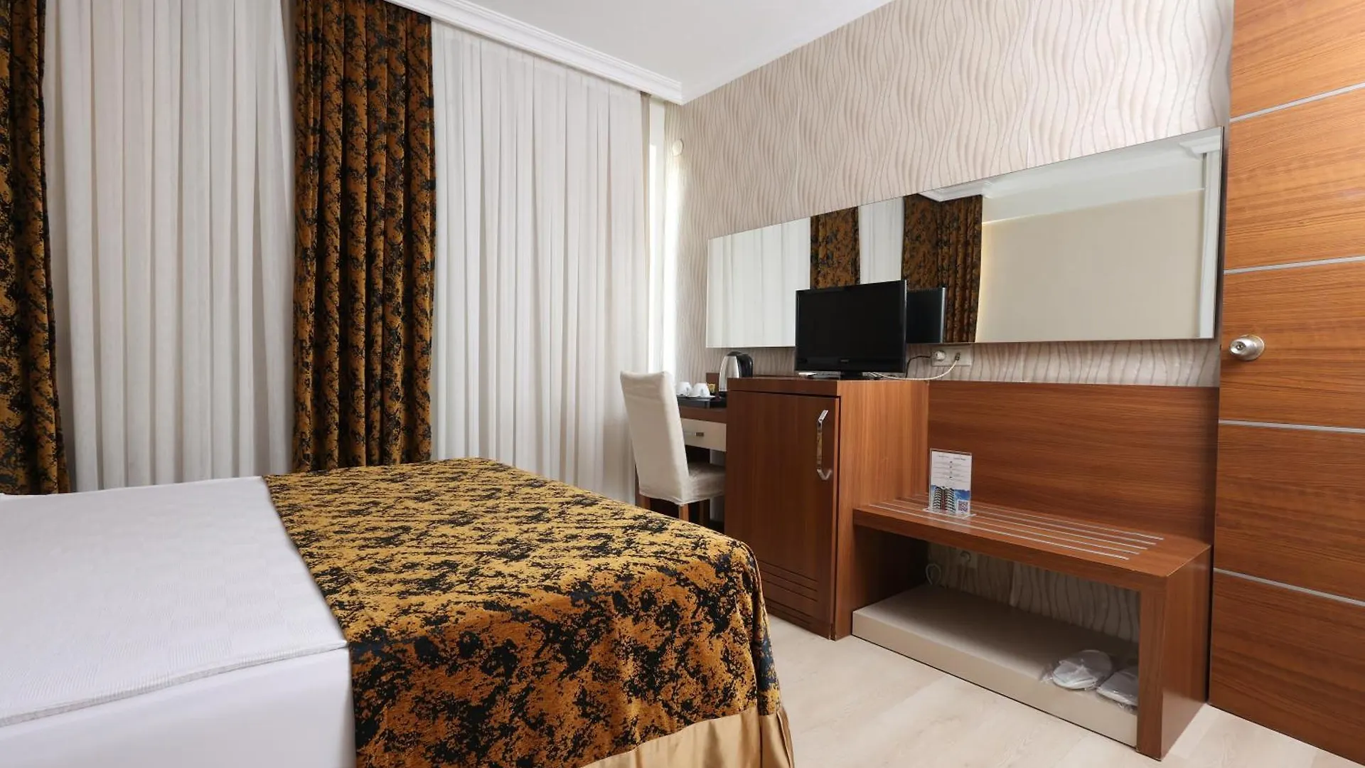 The Corner Park Hotel Antalya