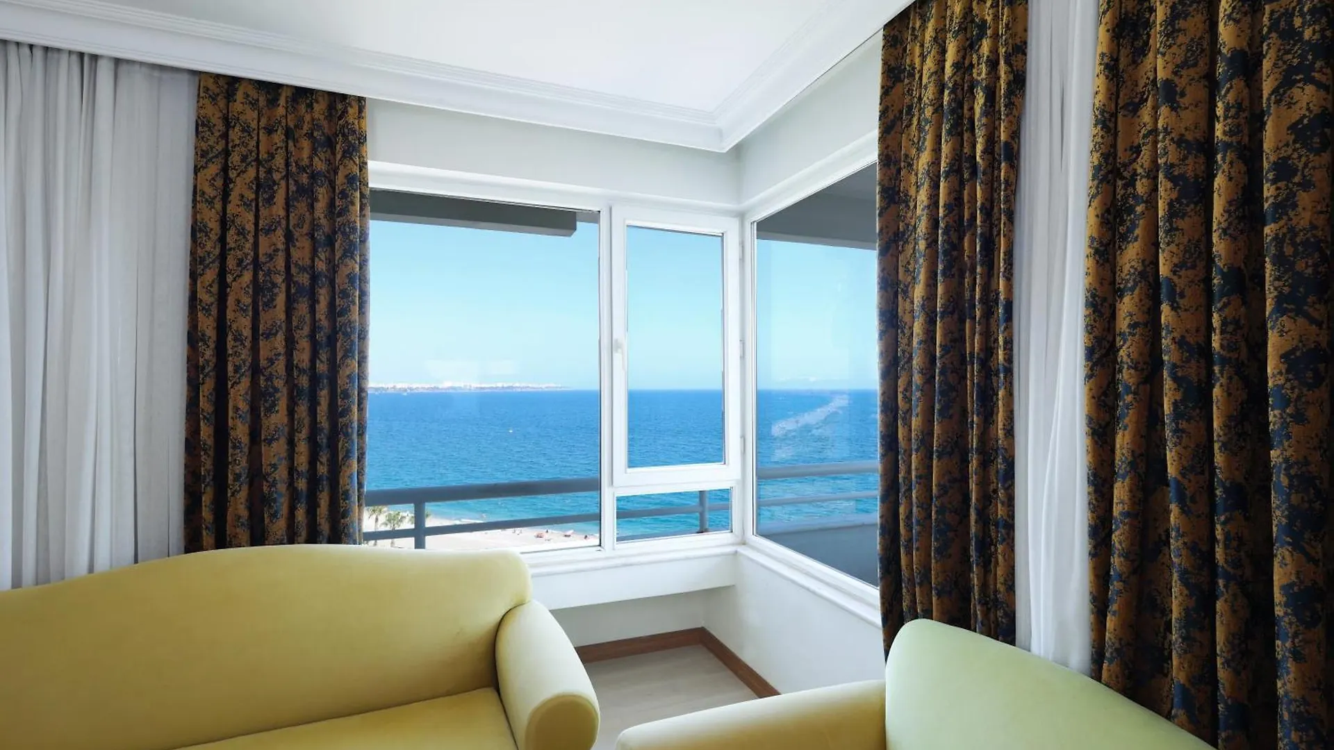 The Corner Park Hotel Antalya