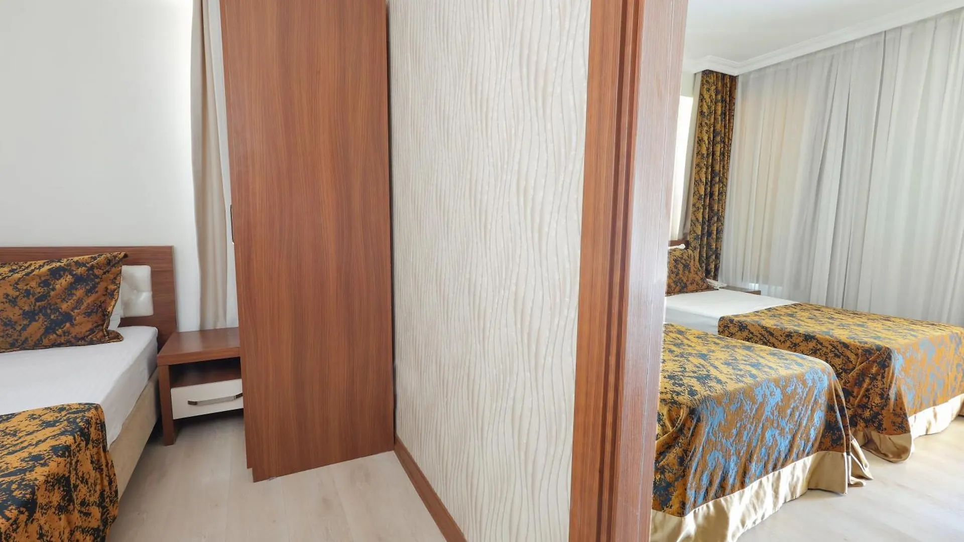 The Corner Park Hotel Antalya