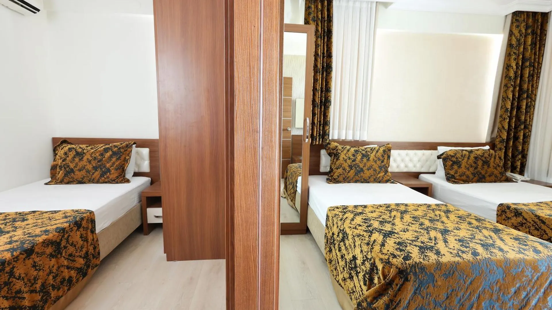 The Corner Park Hotel Antalya