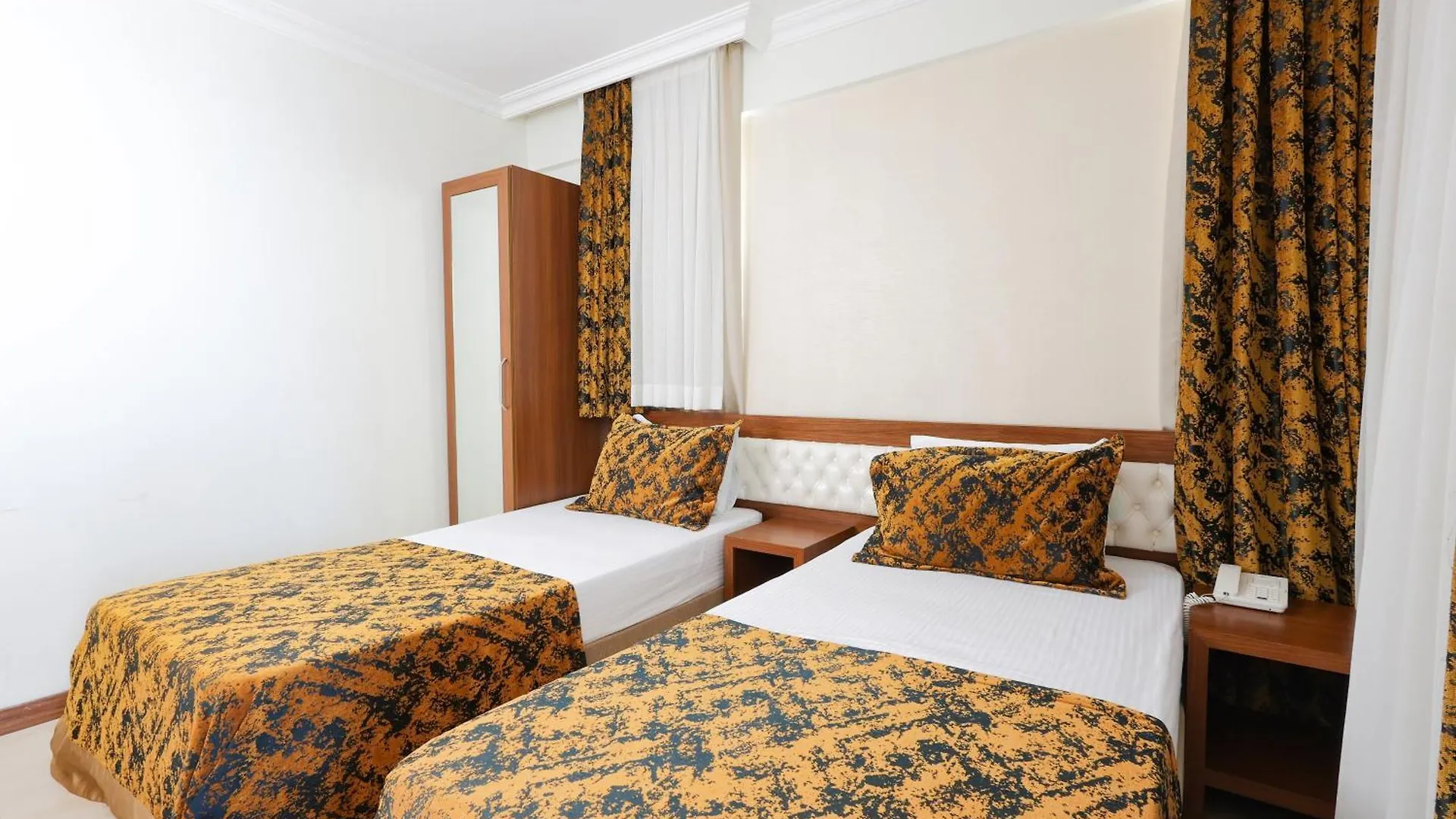 The Corner Park Hotel Antalya 3*,