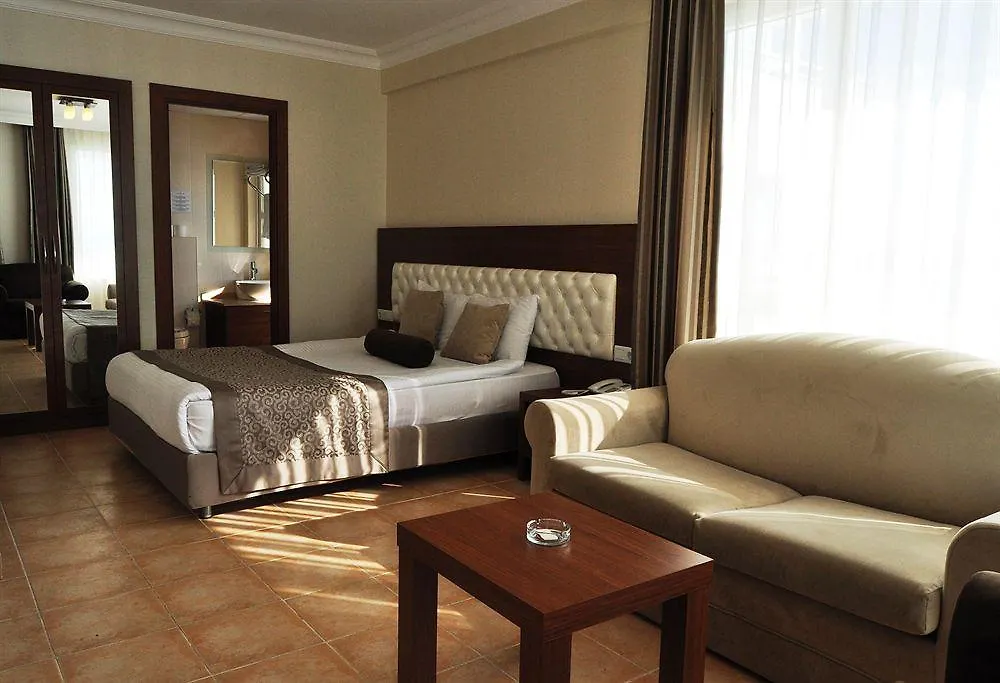The Corner Park Hotel Antalya 3*,